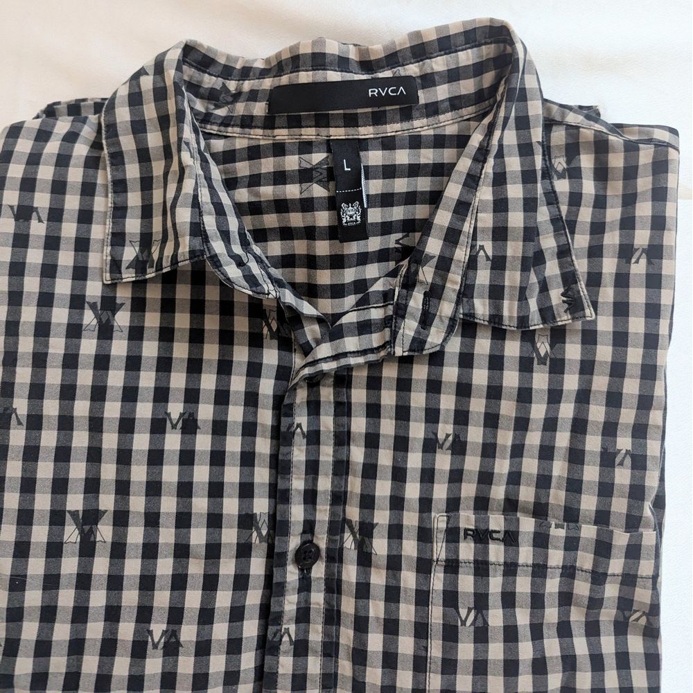 RVCA Men's Long Sleeve Button Up Plaid Shirt Tan Black Cotton Size Large‎